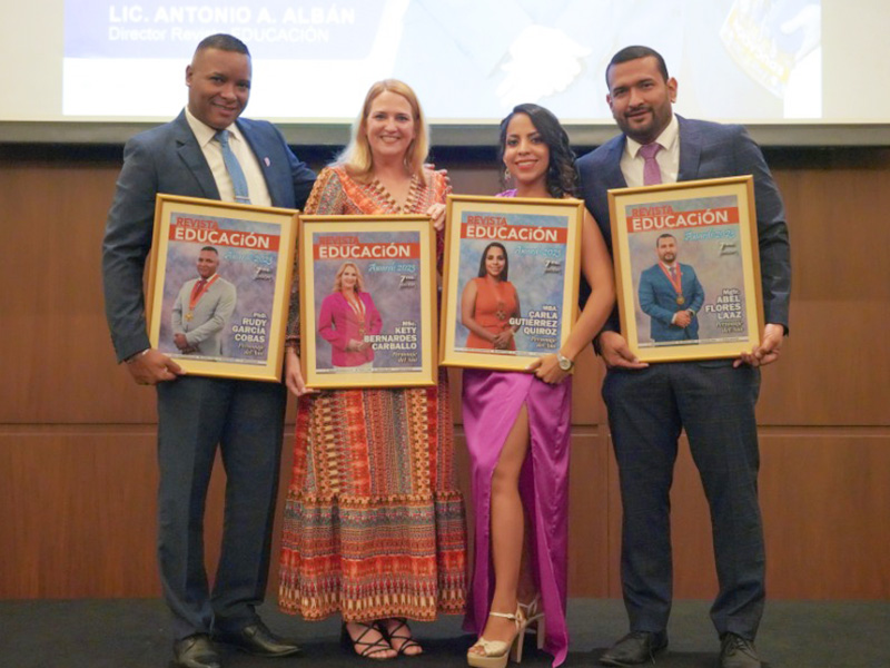 Directivos y Docentes de ITB fueron galardonados en los Premios Revista Educación. 