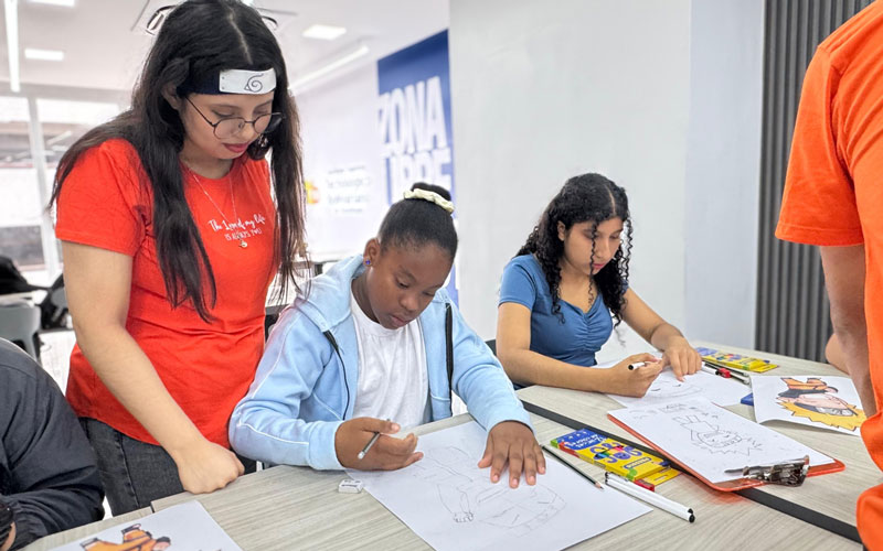 Estudiantes del ITB dictan Taller de Dibujo e Ilustración Estilo Chibi para la comunidad infantil.