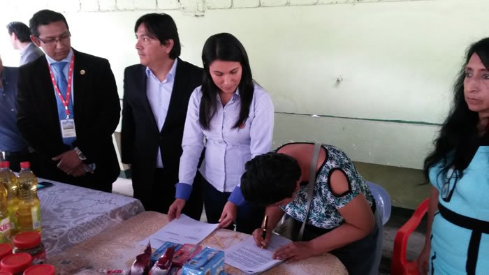 VISITA A LA COMUNIDAD DE MARCELINO MARIDUEÑA Y FIRME DE CONVENIOS