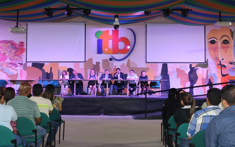 Tecnólogos asistieron al Conversatorio para continuidad de estudios con la USGP