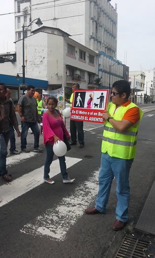 CONDUCE ECUADOR PROMUEVE CAMPAÑA DE SEGURIDAD VIAL