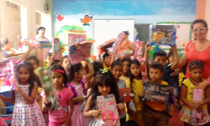 NIÑOS DE LA IGLESIA GEPSEMANI FUERON AGASAJADOS EN SU DÍA