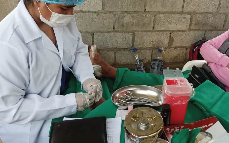 Los estudiantes de la carrera de Tecnología Superior Universitaria en Podología realizaron una brigada en el concejo barrial Unidos por el Cañaberal