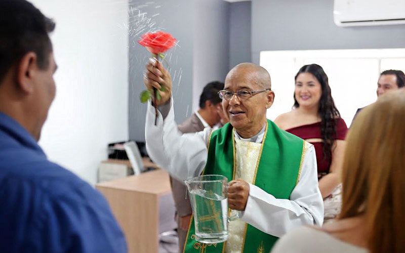 Autoridades presentes en ceremonia de inauguración
