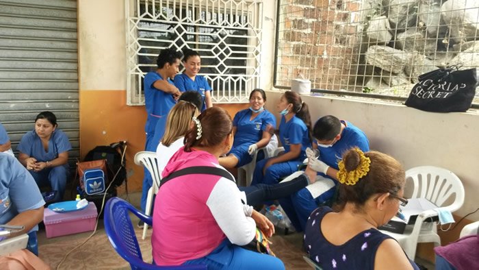 BRIGADA MÉDICA EN RECINTO SANTA ROSA