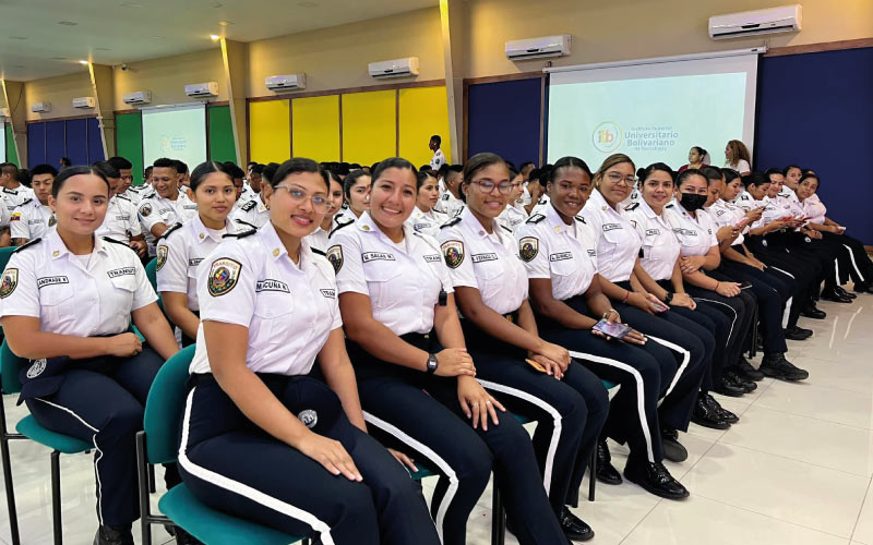 ¡Aplaudimos su esfuerzo! Estudiantes de la carrera Técnico Superior en Planificación y Gestión del Tránsito formaron parte de la ceremonia de gradua