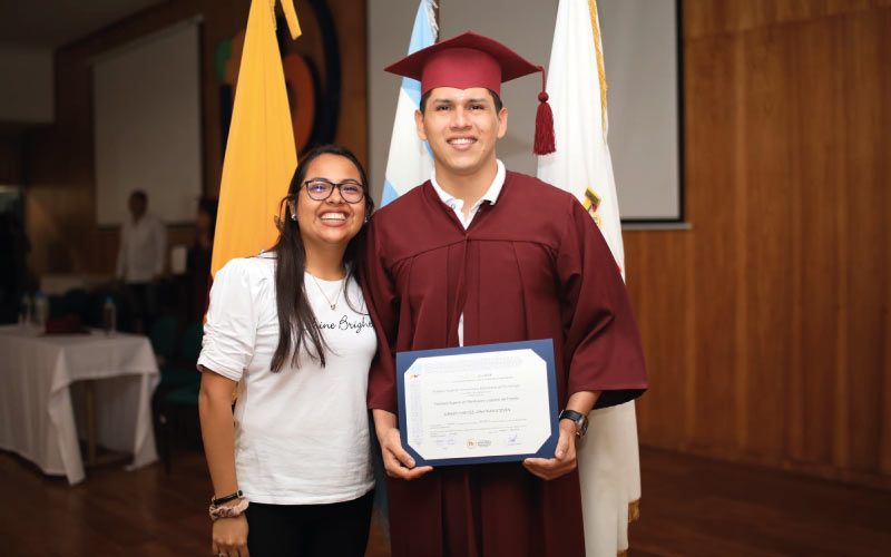¡Aplaudimos su esfuerzo! Estudiantes de la carrera Técnico Superior en Planificación y Gestión del Tránsito formaron parte de la ceremonia de gradua