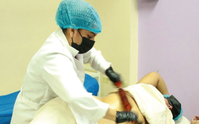 Estudiantes de la carrera de Tecnología Superior en Tricología y Cosmiatría asistieron a los diferentes tribunales a rendir su examen complexivo