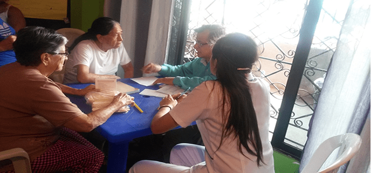 ITB BRINDO ATENCIÓN GERONTOLOGICA LA COMUNIDAD DEL GUASMO SUR.