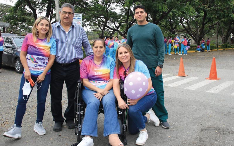Estudiantes participaron en la caminata «Que el Alzheimer no nos detenga»