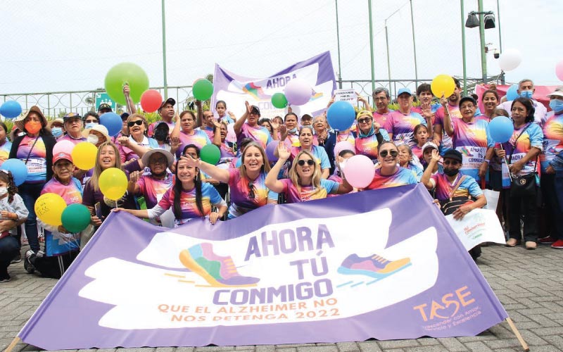 Estudiantes participaron en la caminata «Que el Alzheimer no nos detenga»