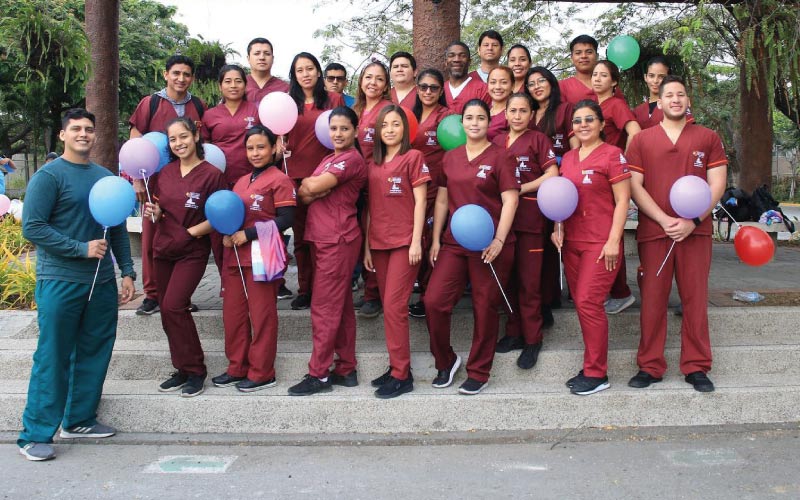 Estudiantes participaron en la caminata «Que el Alzheimer no nos detenga»