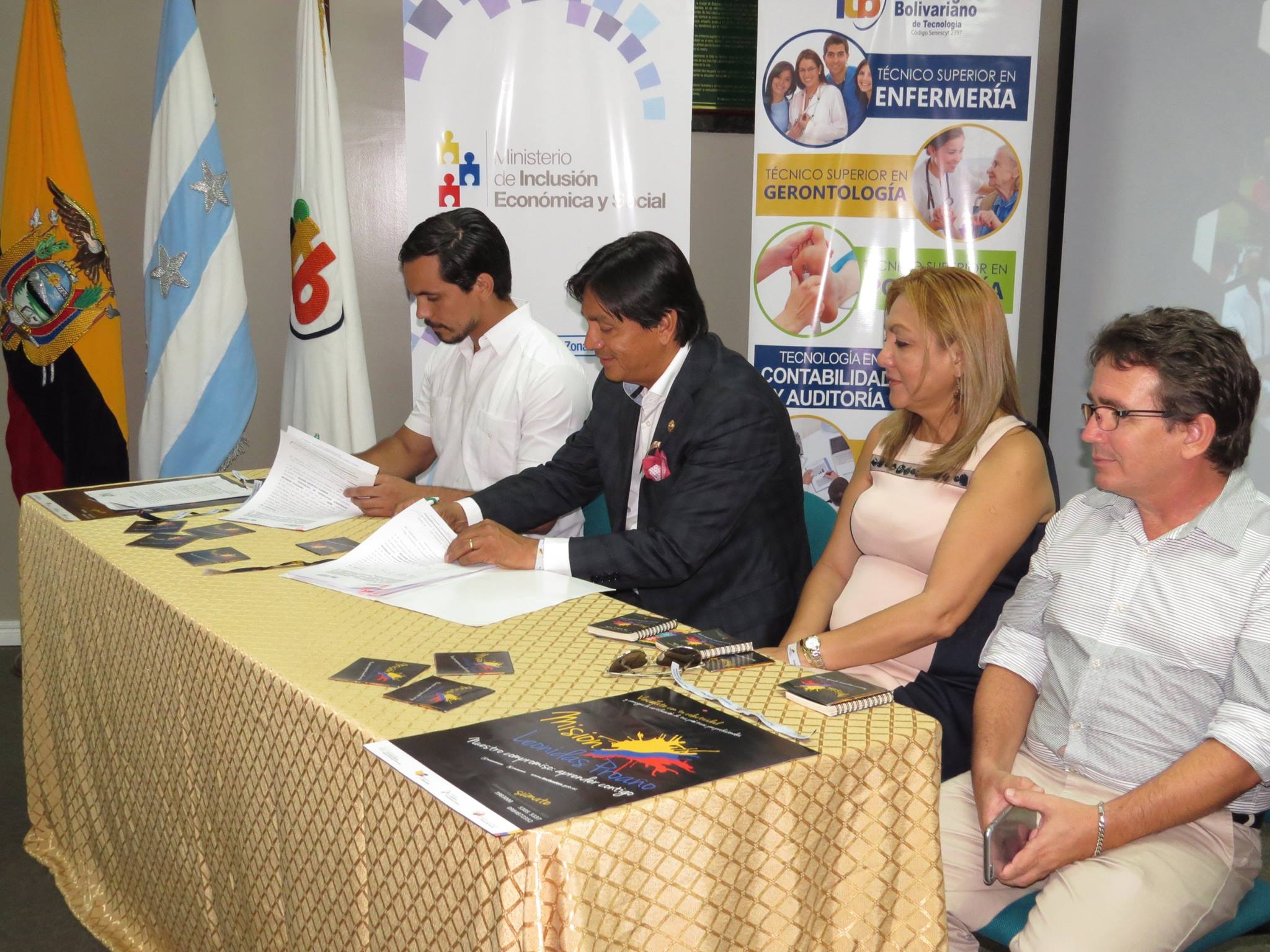 FIRMA DE CONVENIO CON MIES
