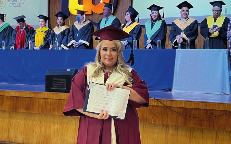 Segunda jornada de ceremonia de graduación