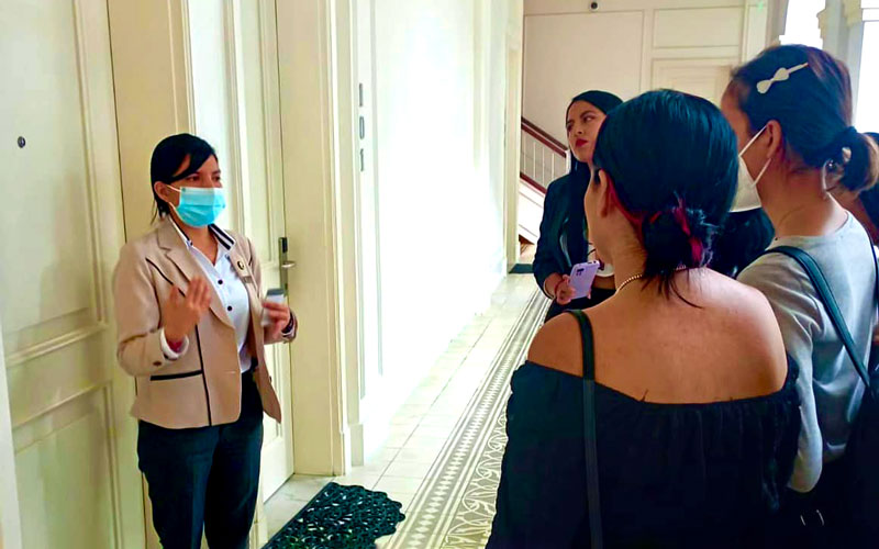 Recorrido histórico Estudiantes de la carrera Guía Nacional de Turismo del grupo GTPD03