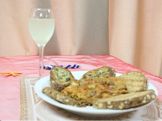 ESTUDIANTES DE ADMINISTRACIÓN DE EMPRESAS REALIZAN FERIA DE EMPRENDIMIENTO