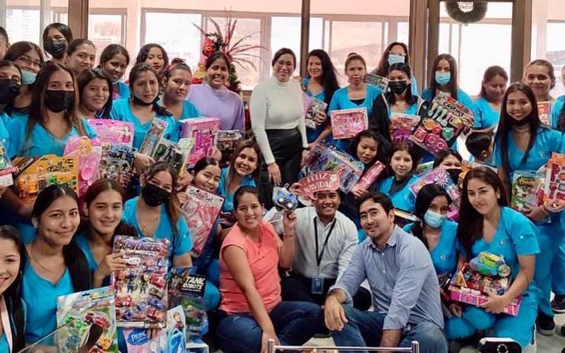 Estudiantes de ITB ayudan a regalar sonrisas a miles de niños y niñas