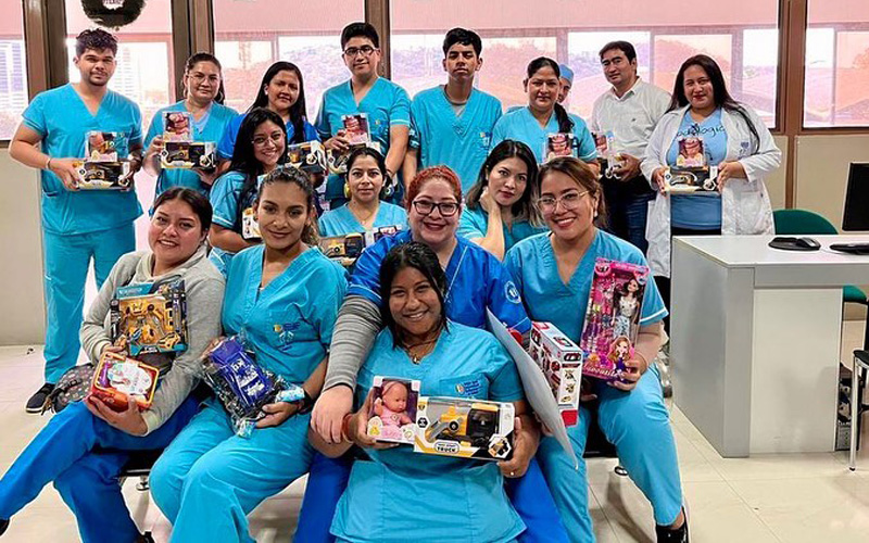 Estudiantes de ITB ayudan a regalar sonrisas a miles de niños y niñas