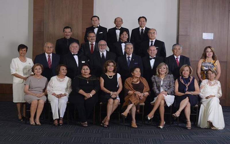 RECTOR DE ITB RECIBE UN PREMIO POR SU LABOR EDUCATIVA