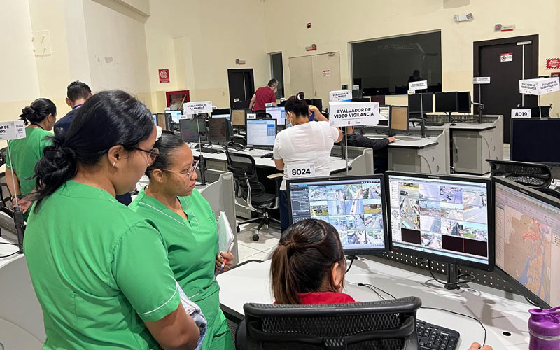 Estudiantes de la carrera Tecnología Superior en Emergencias Médicas reciben capacitación en el ECU 911