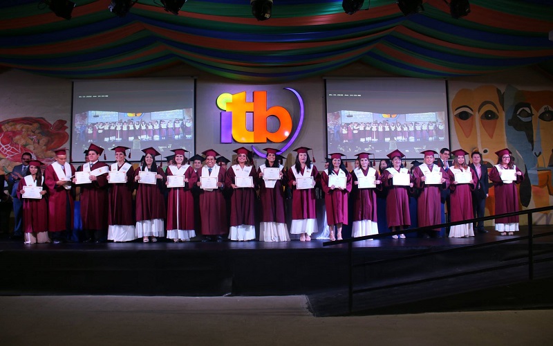 Graduación de la UNIDAD ACADÉMICA DE EDUCACIÓN COMERCIAL, ADMINISTRACIÓN Y CIENCIAS