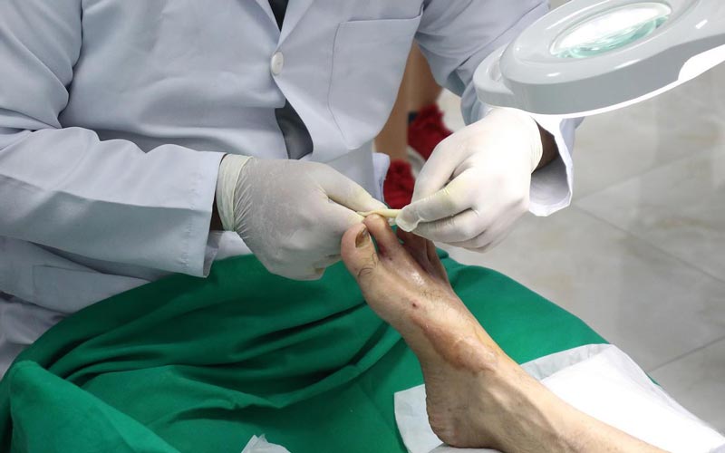 Estudiantes de podología atienden a pacientes durante la teleclínica