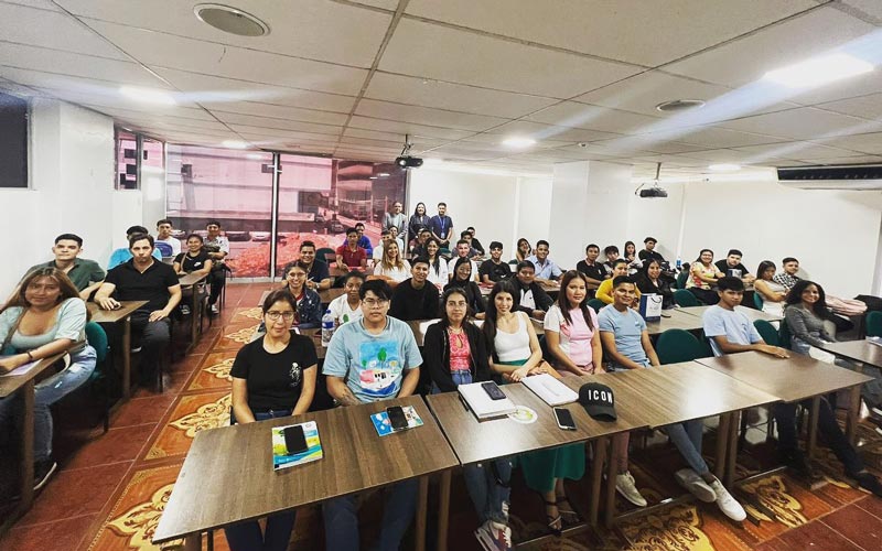 Futuros profesionales en Tecnología Superior en Administración