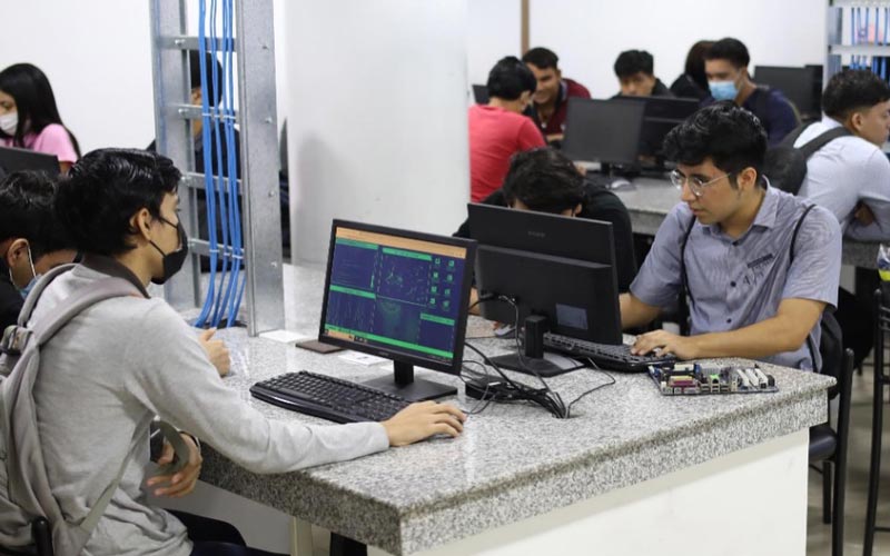 En ITB contarás con laboratorios totalmente equipados, con tecnología de vanguardia