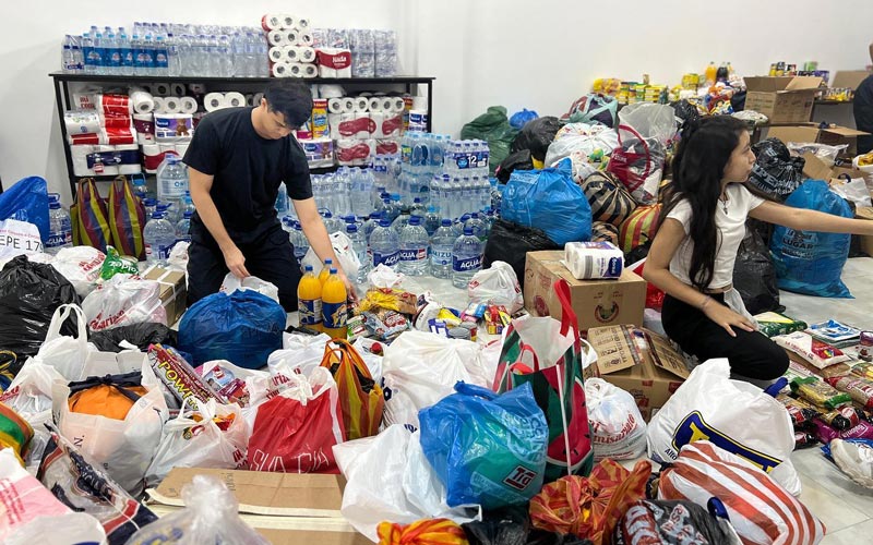 La Familia bolivariana realiza donaciones para Alausí