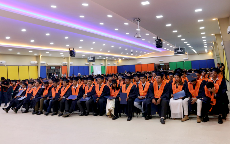 Graduación 5ta Licencia tipo C . Escuela de conducción "Conduce Ecuador"