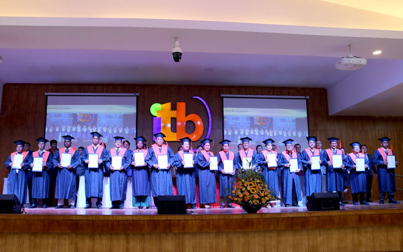 Graduación 5ta Licencia tipo C . Escuela de conducción "Conduce Ecuador"