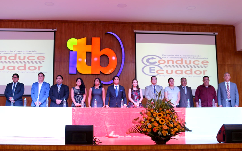 Graduación 5ta Licencia tipo C . Escuela de conducción "Conduce Ecuador"
