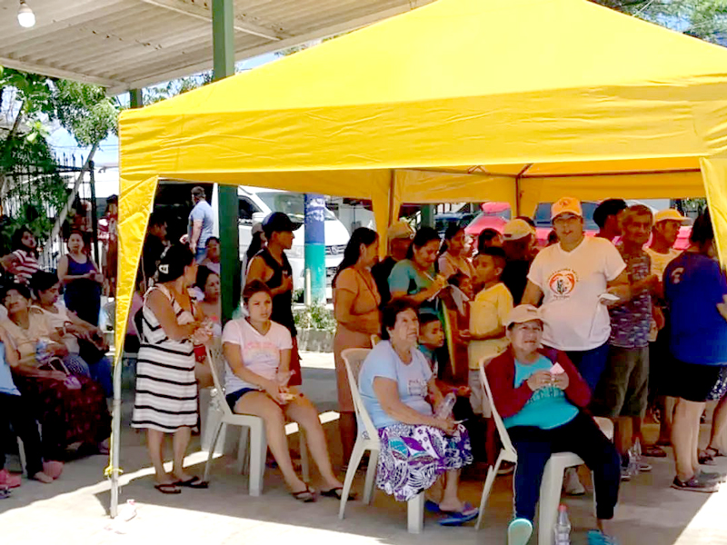 Estudiantes de Optometría son parte de la Misión Humanitaria de Cataratas See International
