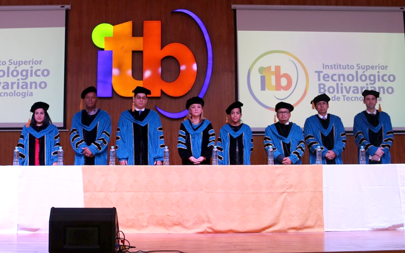 Graduación de la UAECAC