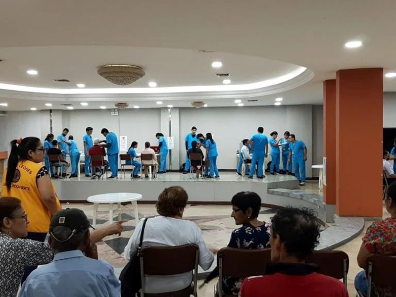 Estudiantes de Optometría son parte de la Misión Humanitaria de Cataratas See International