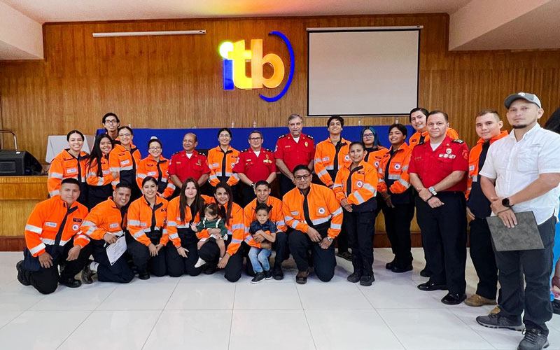 Estudiantes de emergencias médicas recibieron importante distinción