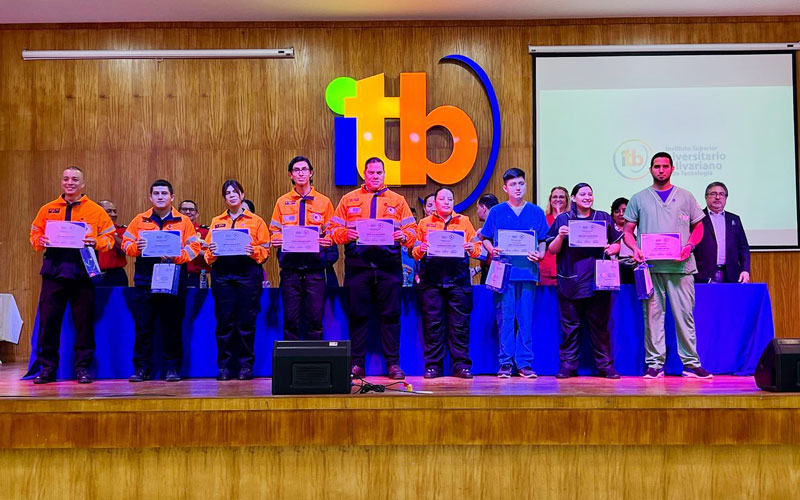 Estudiantes de emergencias médicas recibieron importante distinción