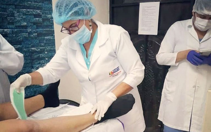 Estudiantes del grupo TPE01 de la carrera Tecnología Superior en Tricología y Cosmiatría