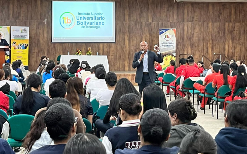 26 de junio Comunidad bolivariana participó en conferencias sobre el uso y el tráfico de las drogas