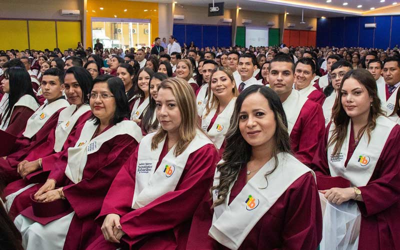 Recordamos los mejores momentos de nuestra segunda jornada de graduación en el Auditorio Master