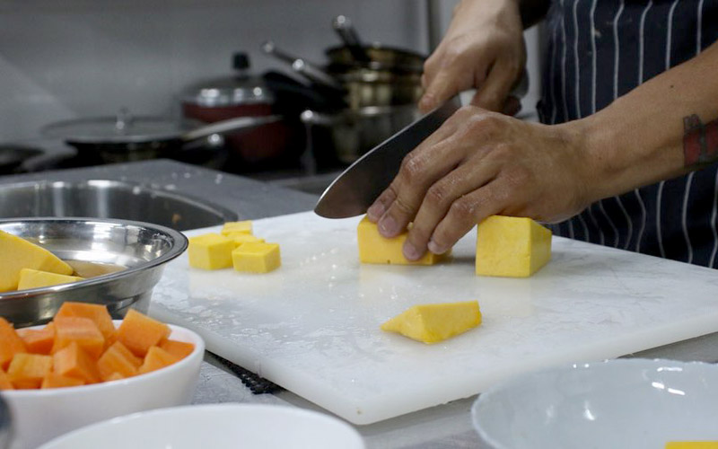 Estudiantes y docentes de ITB se preparan para la feria culinaria más importante del país