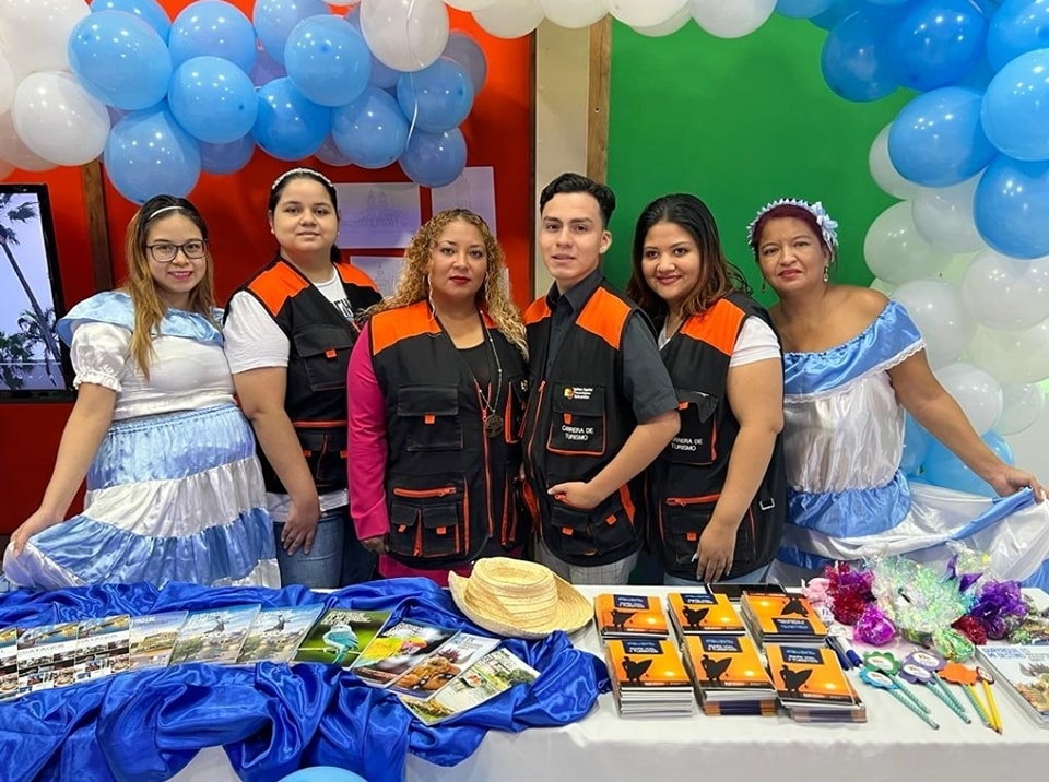 Inauguración del Primer Festival Viva Guayaquil organizado por el Centro de Arte y Cultura