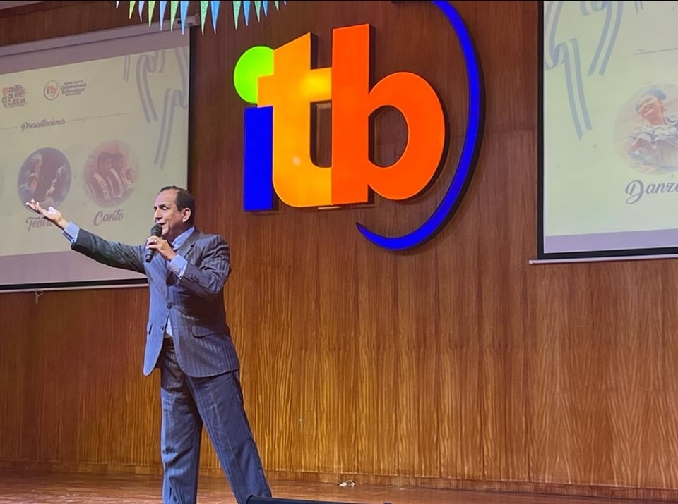 Inauguración del Primer Festival Viva Guayaquil organizado por el Centro de Arte y Cultura