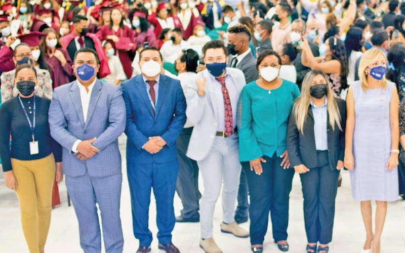 los nuevos graduados de Bachiller de la zona 8