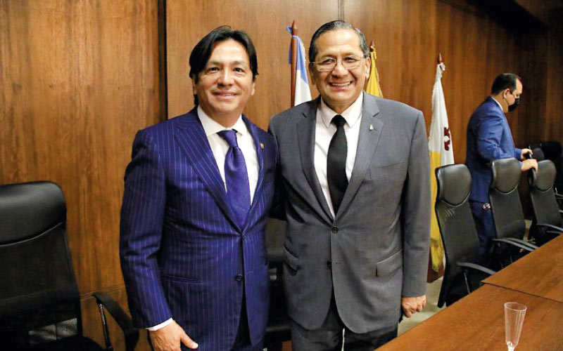 Reconocimiento a los médicos destacados por la Asamblea Nacional. Felicitaciones a la Dra. Rosangela Caicedo Quiroz