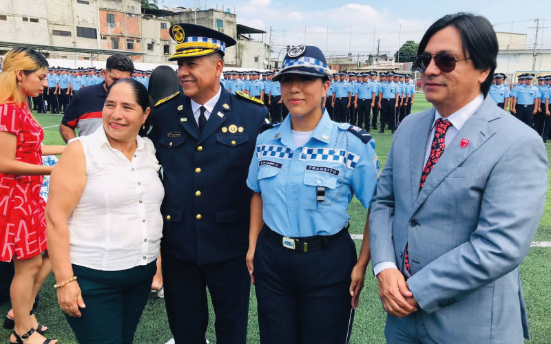 GOBIERNO AUTÓNOMO DE DURÁN PREMIA A RECTOR DE ITB