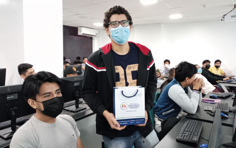 ¡Bienvenidos! Damos la bienvenida a los nuevos estudiantes del grupo DUSD02 jornada matutina