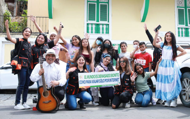 Estudiantes de la carrera Guía Nacional de Turismo orientaron a turistas y ciudadanos durante su recorrido por la ciudad