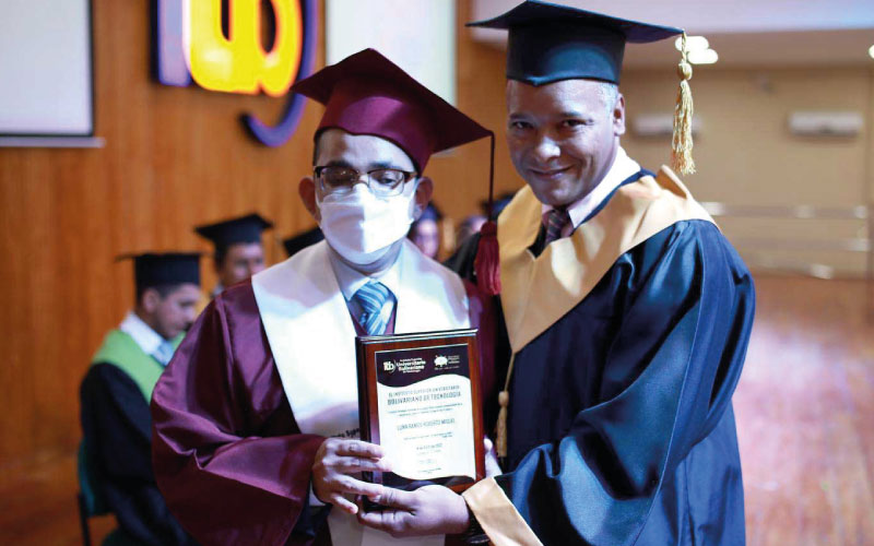 ITB incorpora más de 500 nuevos profesionales Momentos de emociones y felicidad 