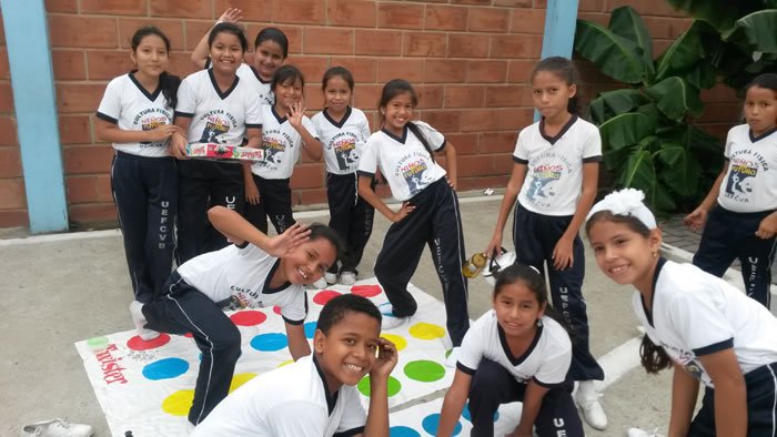 FUNDACIÓN NIÑOS CON FUTURO